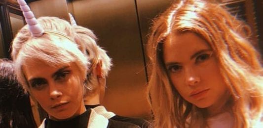 Ashley Benson Cara Delevingne