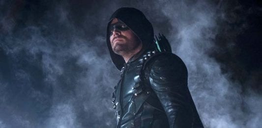 Arrow 9 stagione non si fa Stephen Amell