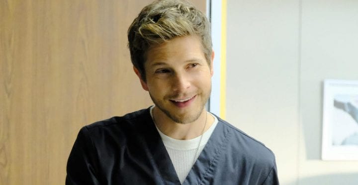 the resident 4 stagione Matt Czuchry è Conrad Hawkins