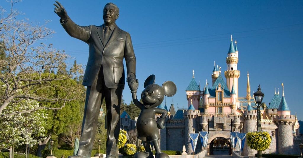 Disneyland disponibile come centro per la distribuzione dei vaccini