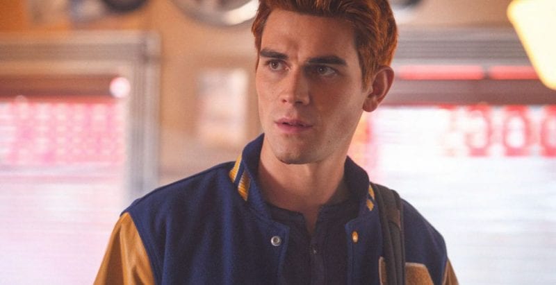 KJ Apa età altezza fidanzata instagram serie TV film