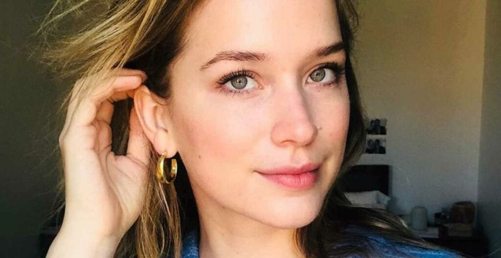 Elizabeth Lail matrimonio