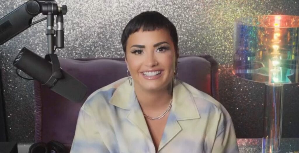 demi lovato non binary coming out pronomi