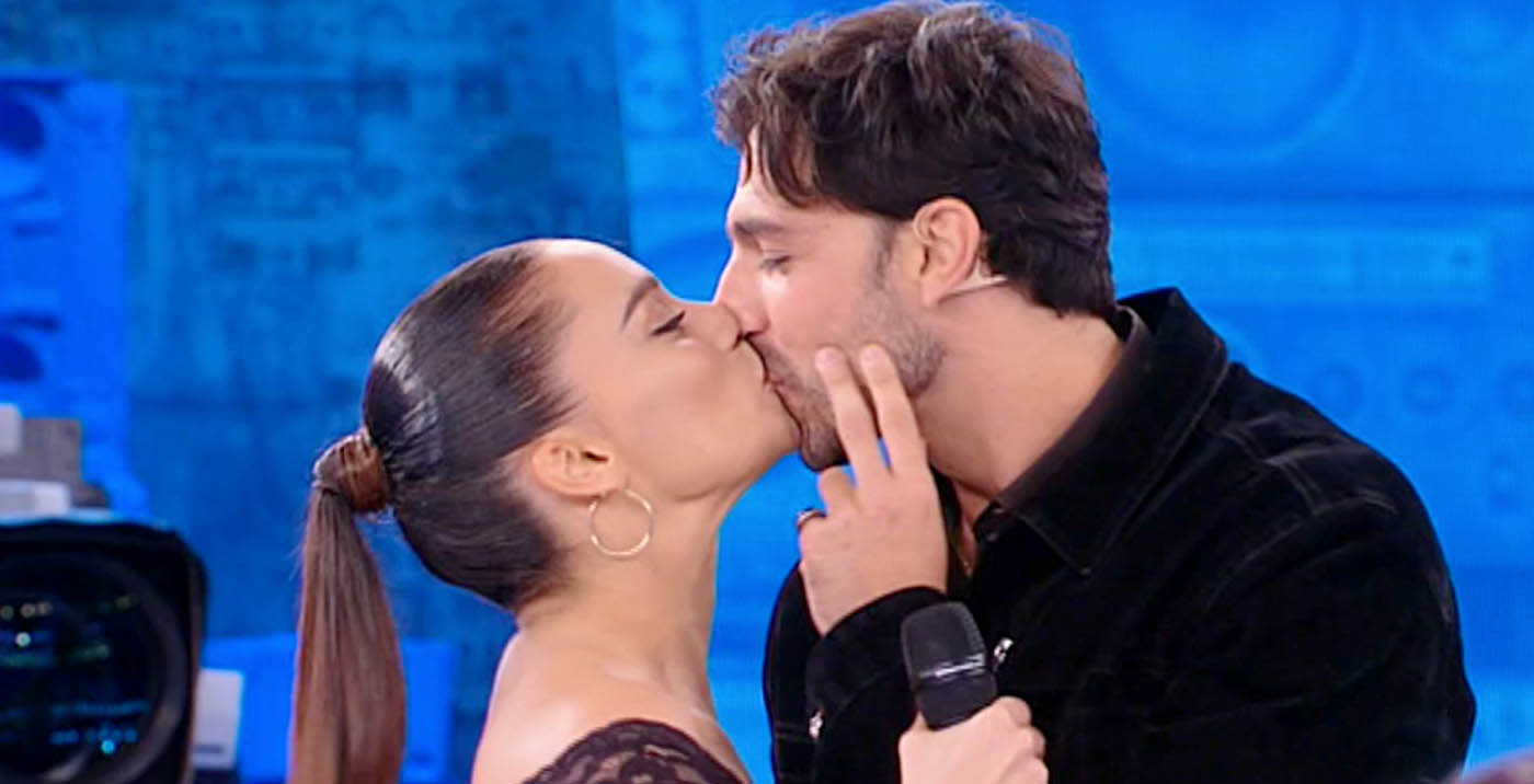 Raimondo Todaro e Francesca Tocca si baciano Amici 21