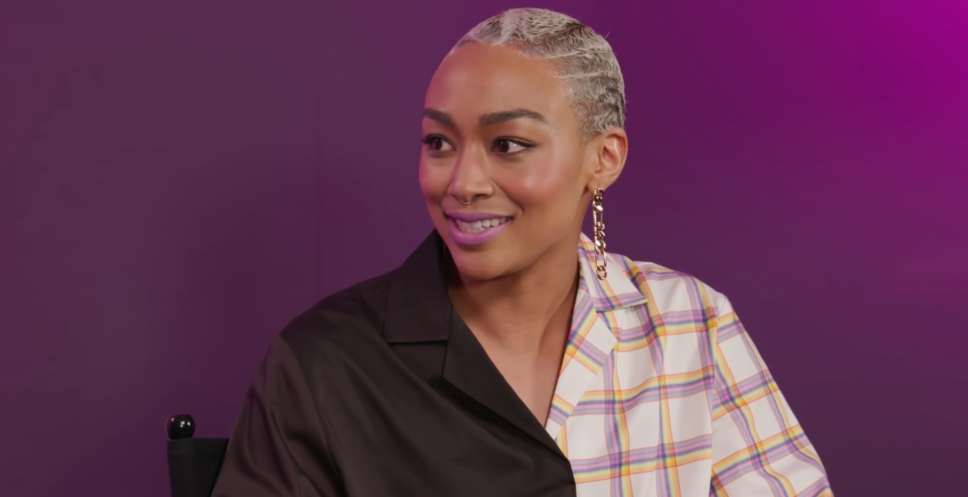 Estamos obcecadas pelo delineado bicolor da Tati Gabrielle, de 'Sabrina