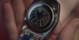 come finisce hawkeye orologio laura shield