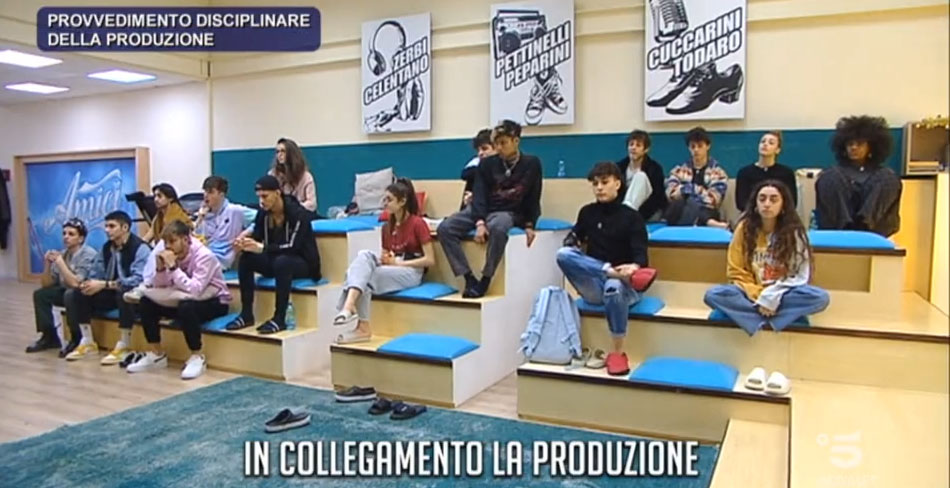 Amici 21 produzione sospende internet in casetta punizione