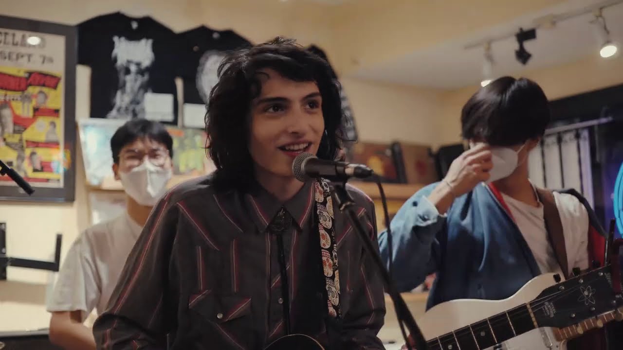 finn wolfhard band musica