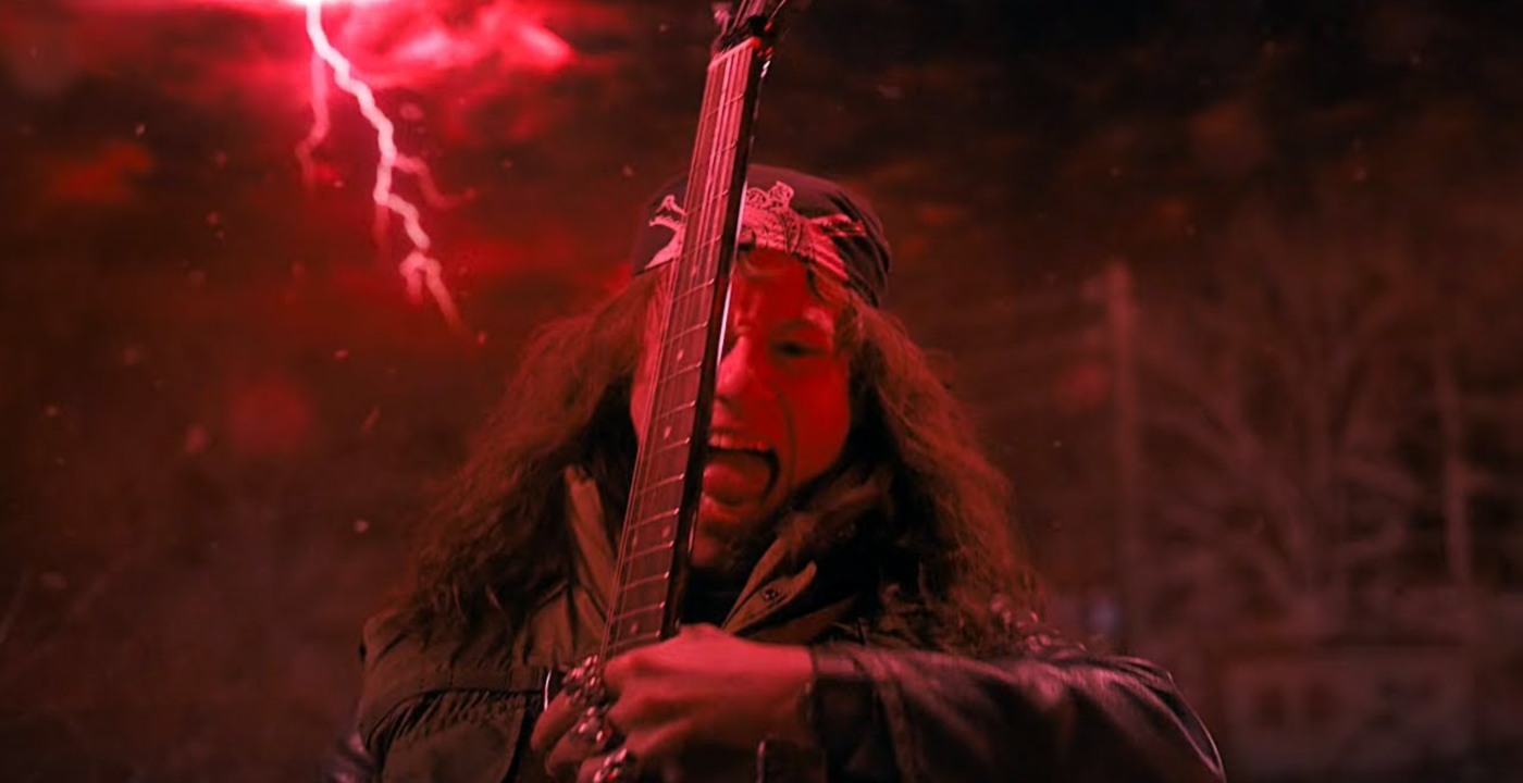 joseph quinn suona davvero chitarra master of puppets
