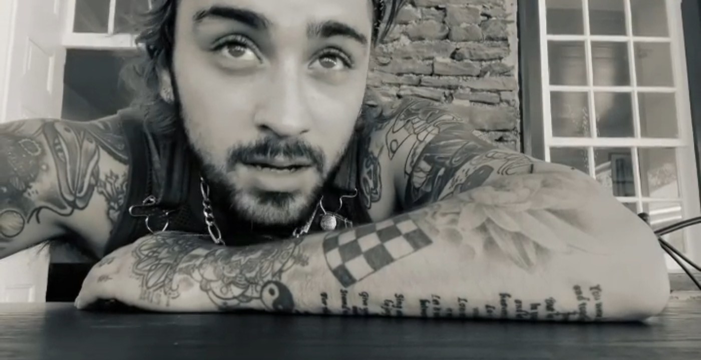 zayn canta night changes video