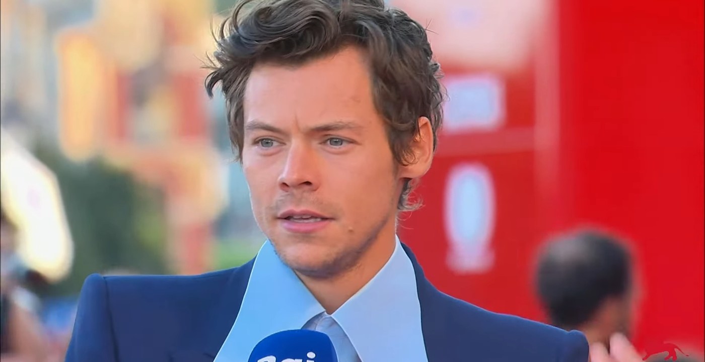 harry styles red carpet venezia