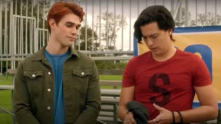 Riverdale finale creatore perché Archie Jug non sono stati insieme