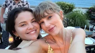 Selena Gomez mette asta biglietti concerto Taylor Swift