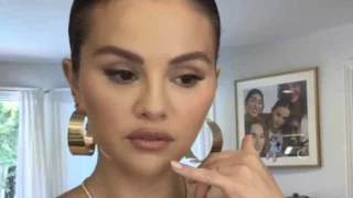 Selena Gomez sfoggia suo nuovo look Instagram