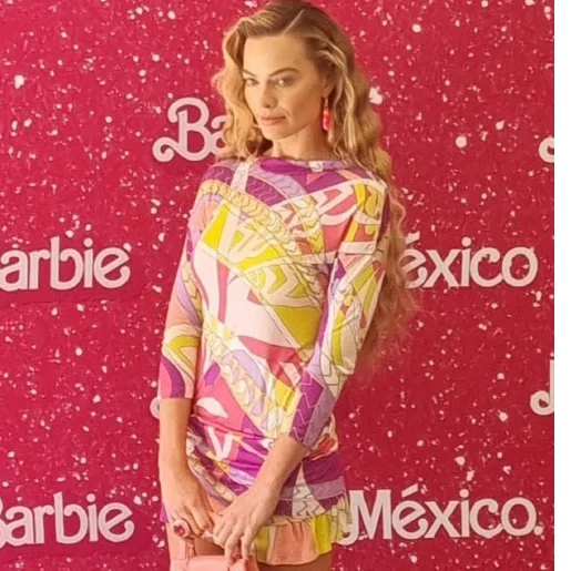 margot robbie barbie outfit (1)