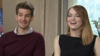 andrew garfield emma stone prima povere creature video