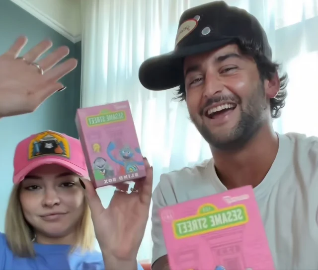 Madelyn Cline e Henry Smith